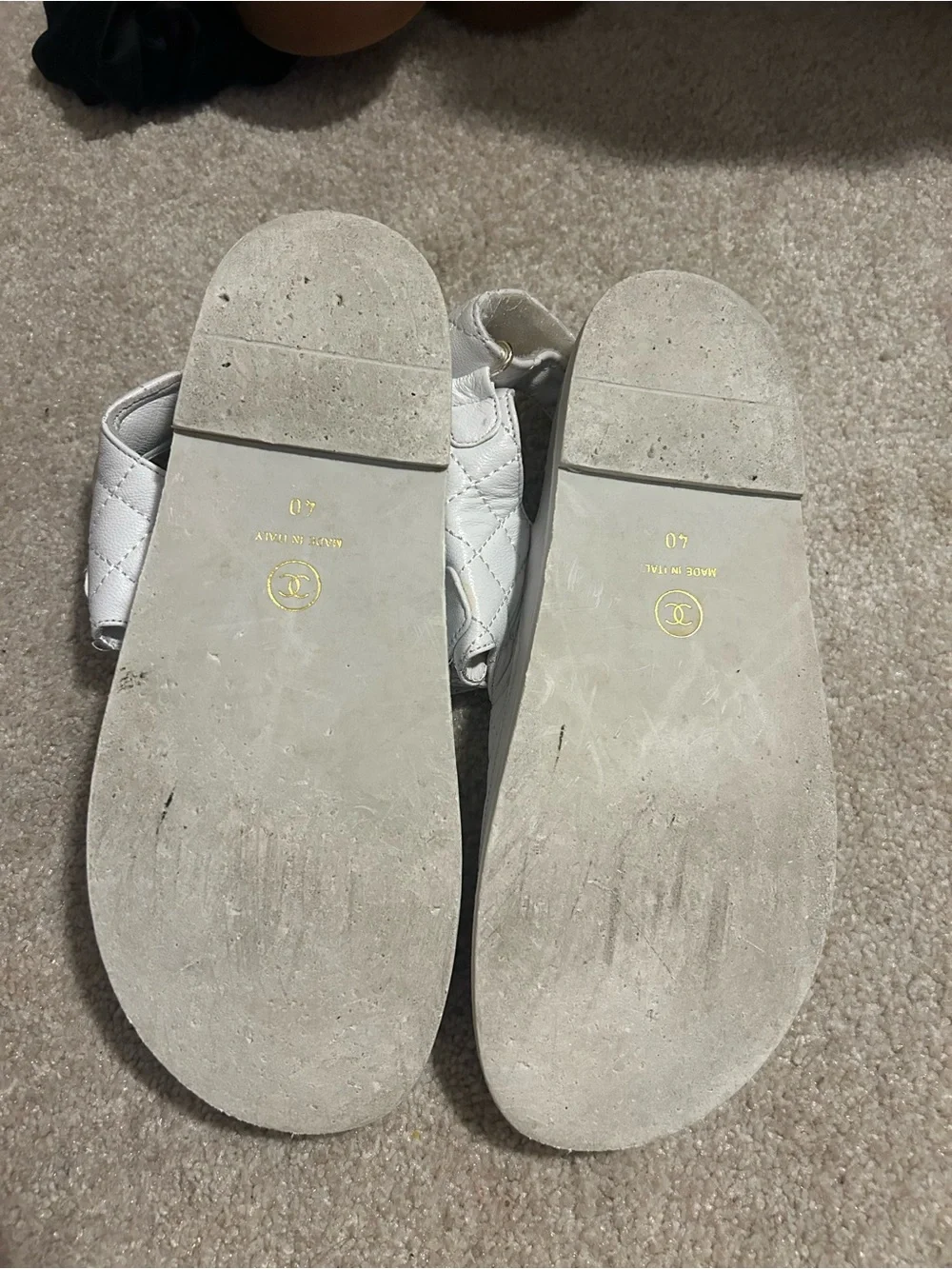 CHANEL White Quilted Kids Sandals with Gold CC Accents